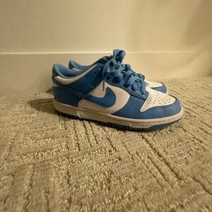UNC blue dunks size 6Y, UNC blue or light blue